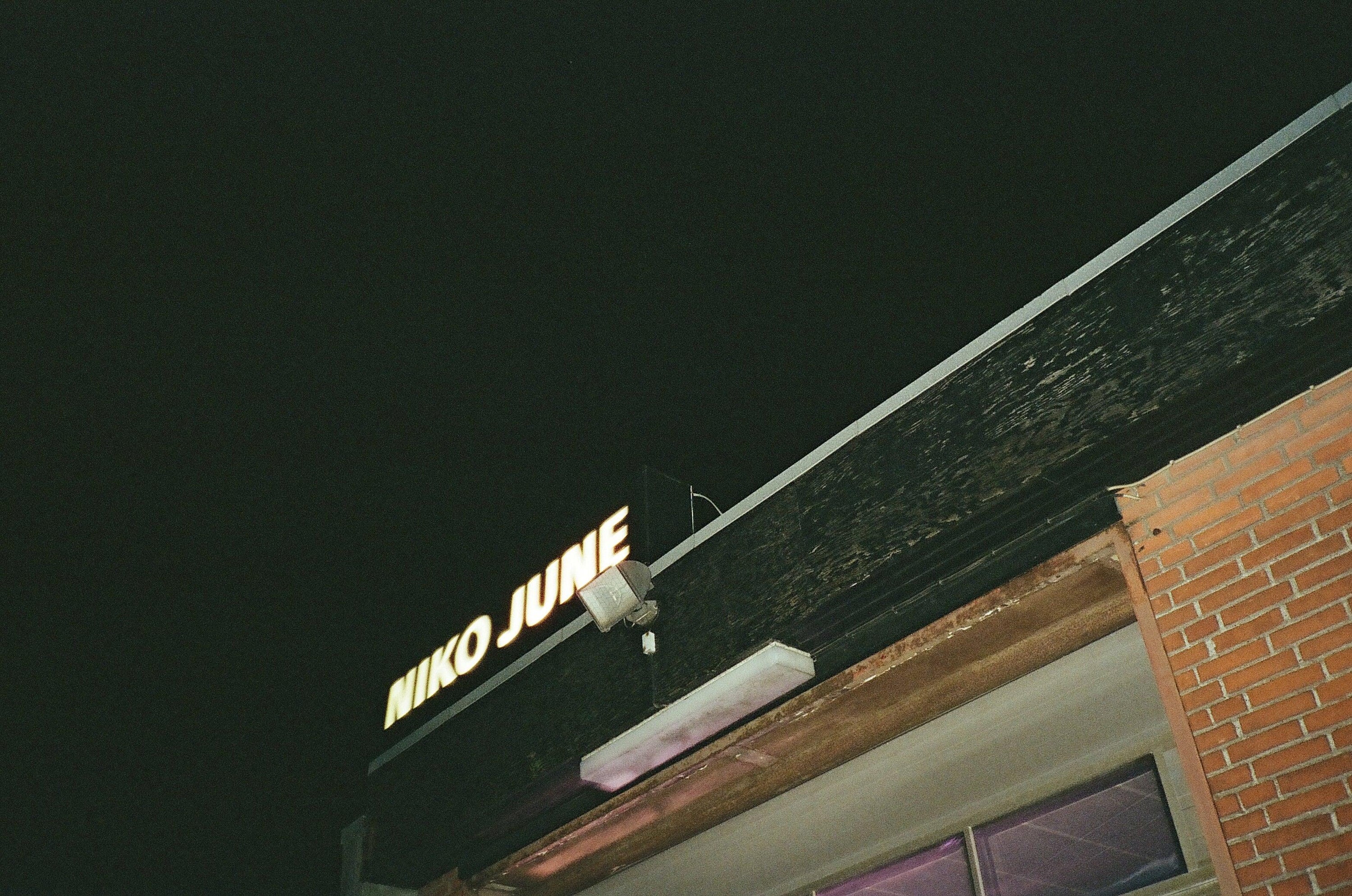 NIKO JUNE x Psyche Cafe - NIKOJUNE