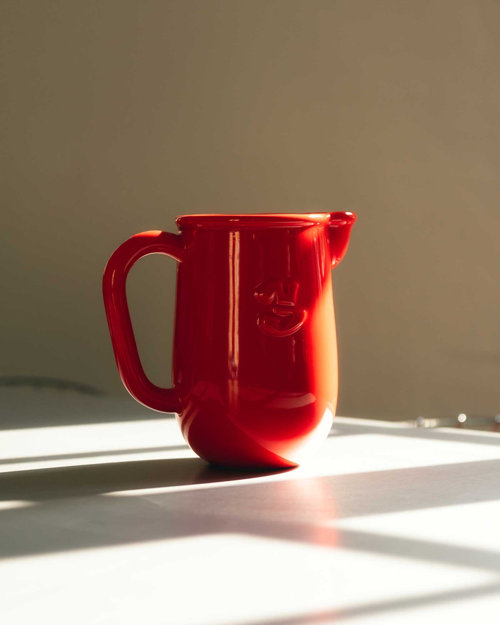 Kantine Pitcher Red