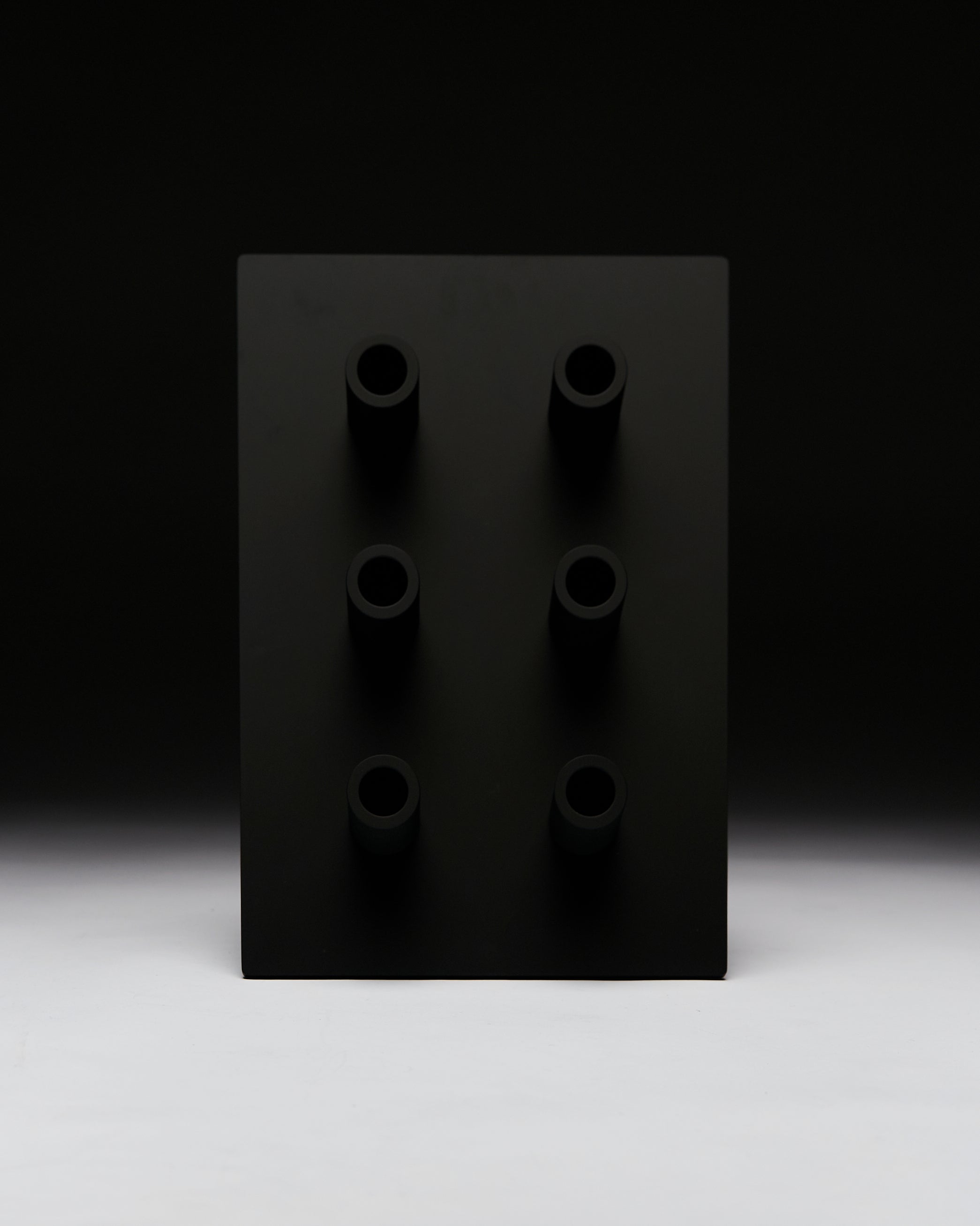 P-L 06 Candle Holder Black – NIKO JUNE